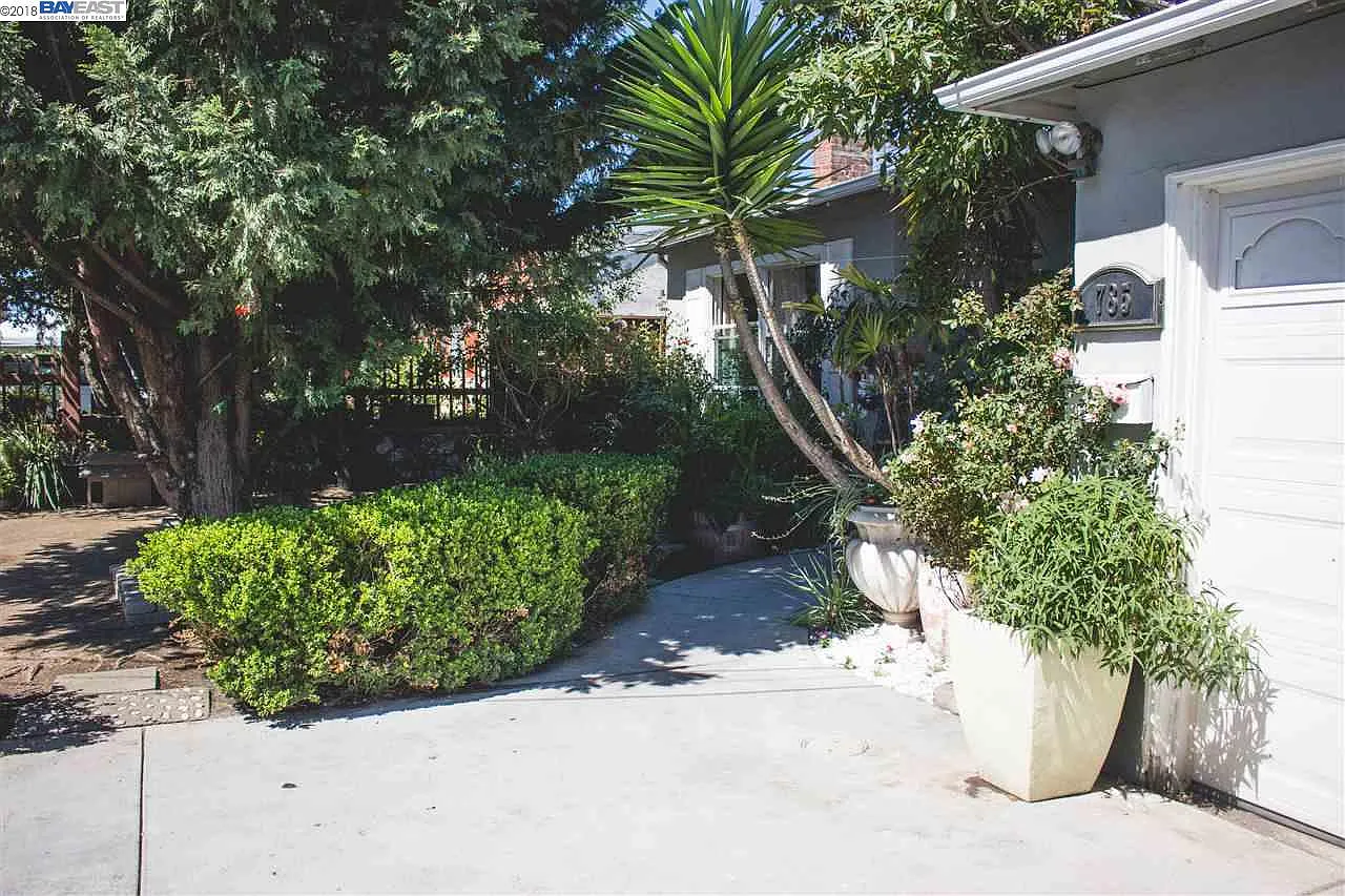 785 Douglas Ave photo 1