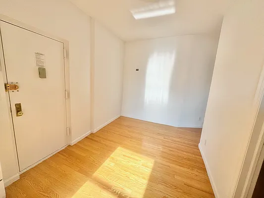 Rented by GreenVill Real Estate LLC | media 5