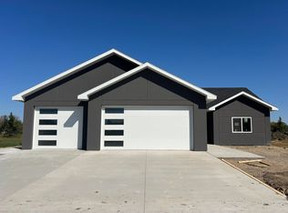 3709 45th St SE, Minot, ND 58701