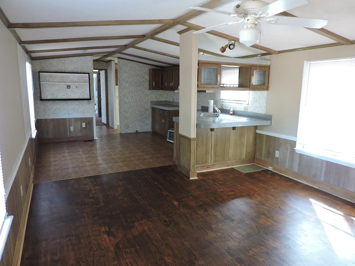 7380 Bills Way — Photo 3