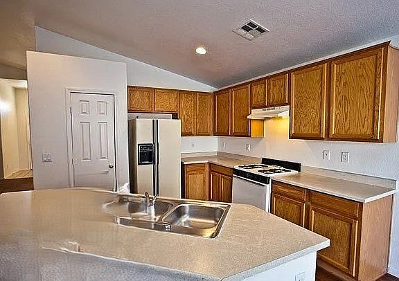 2nd image of 406 Cactus Sands Ave