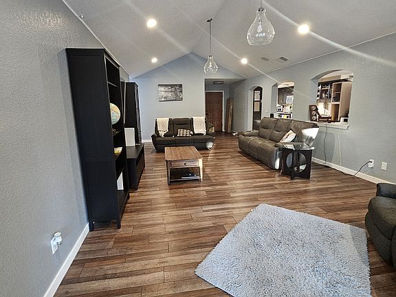 4th image of 56 Tammi Ct