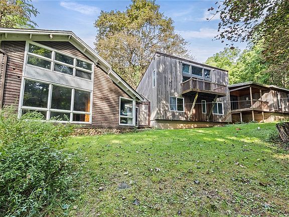 2nd image of 90 Ryder Hill Rd