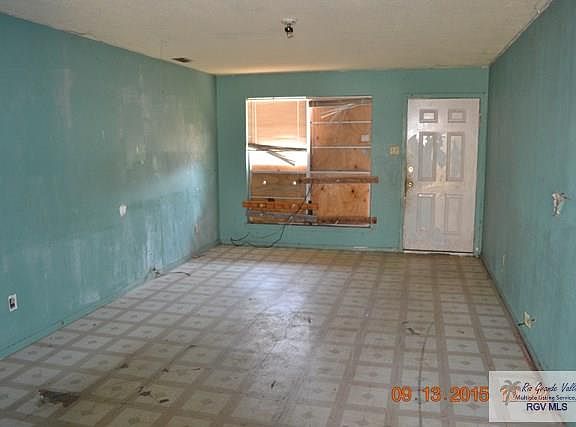 2nd image of 1107 Siesta Dr