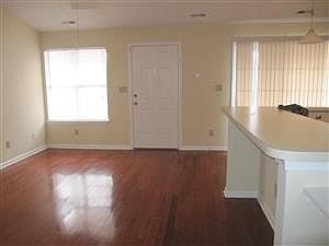 3rd image of 18 Lyford Ky Unit B
