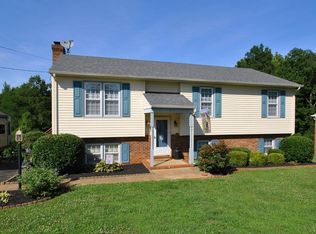 211 Maple Hills Dr, Lynchburg, VA 24502