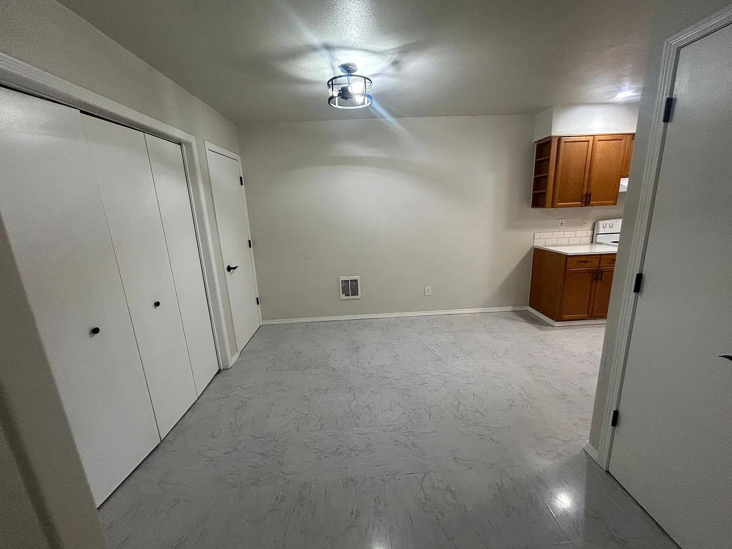 4 Bedroom Single Level Home in Philomath, Pets welcome! Fully Fenced Backyard! — Photo 3