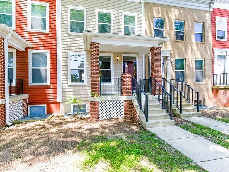 720 Barnes St NE — Photo 62