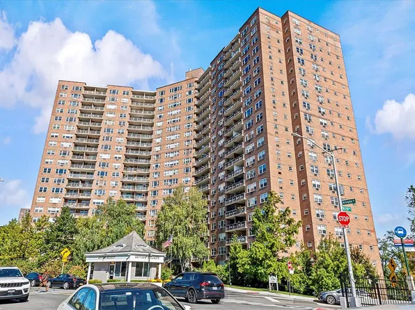 5700 Arlington Ave APT 12R, Bronx, NY 10471