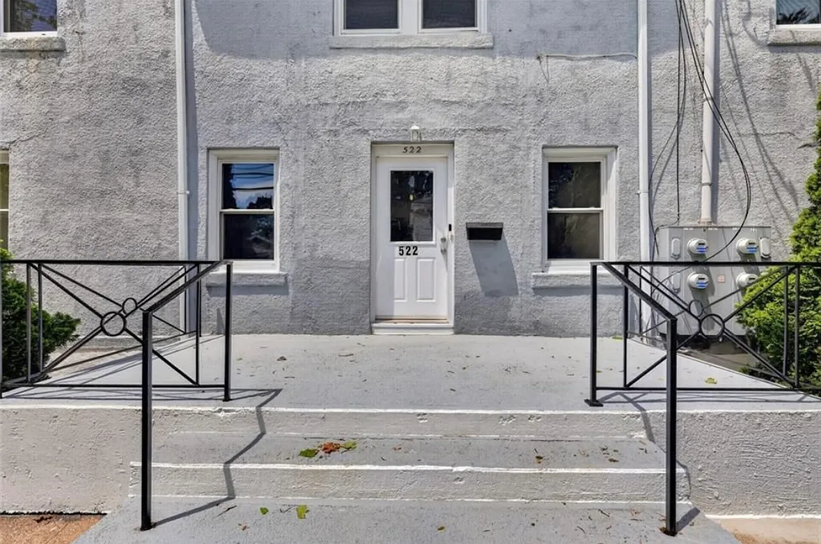 520 Providence St — Photo 2