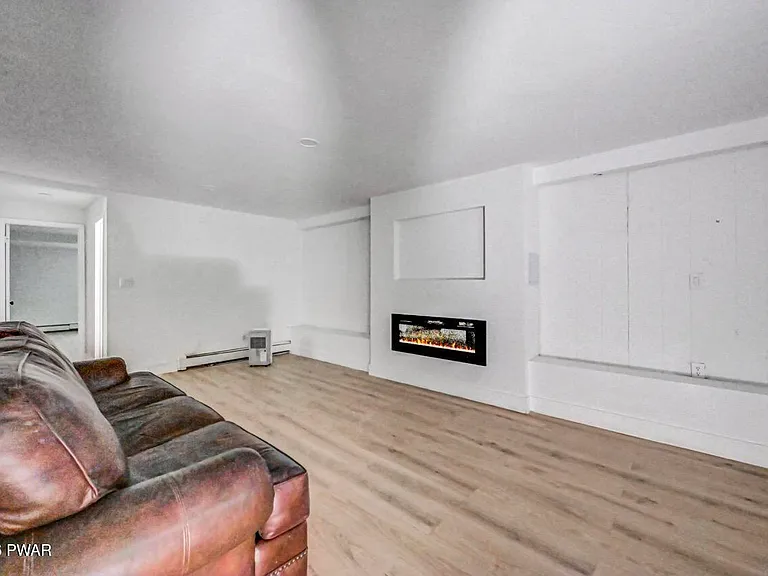 49 Lake View Dr #14 — Photo 38
