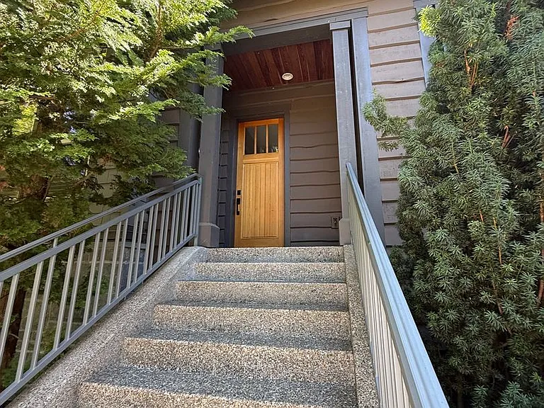 10108 SW Morrison St #10108 — Photo 2