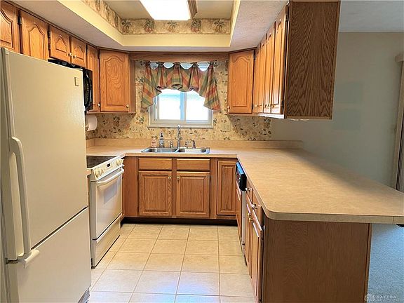 2nd image of 3721 Dawnridge Dr