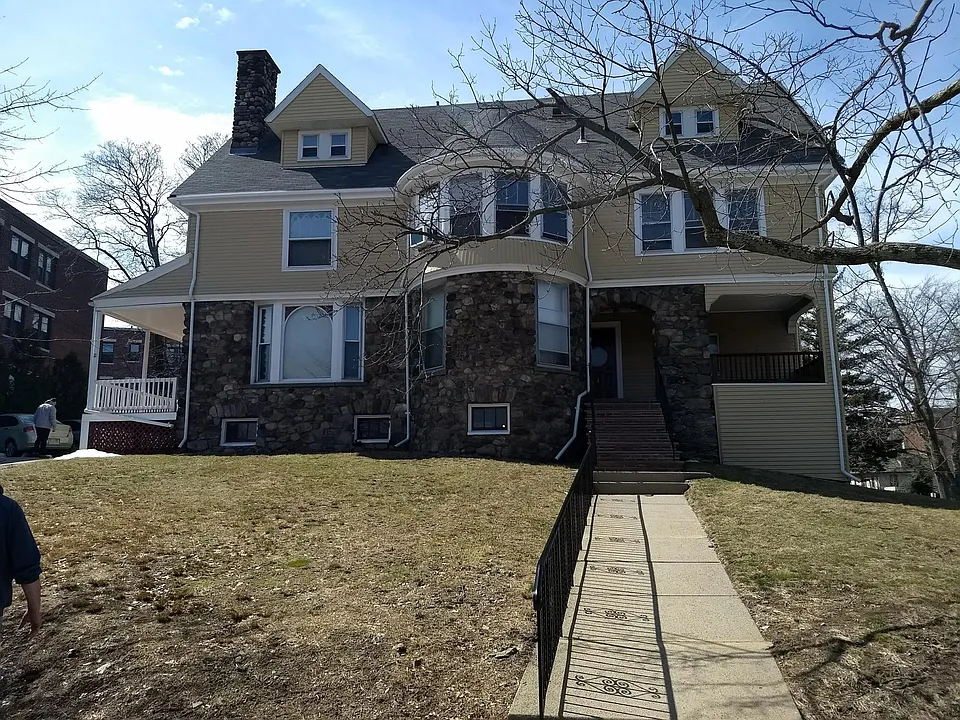 14 Chiswick Rd #1E