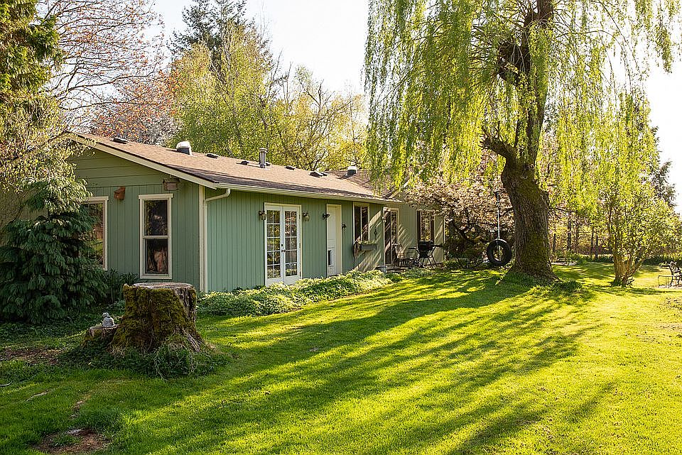 2nd image of 6789 La Bello Dr