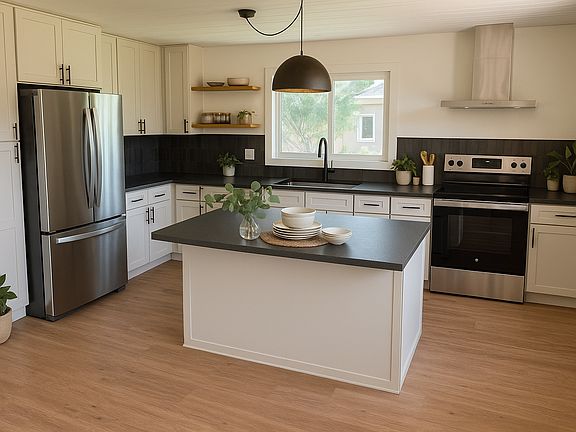 Chefs Kitchen. New everything! Lots of storage