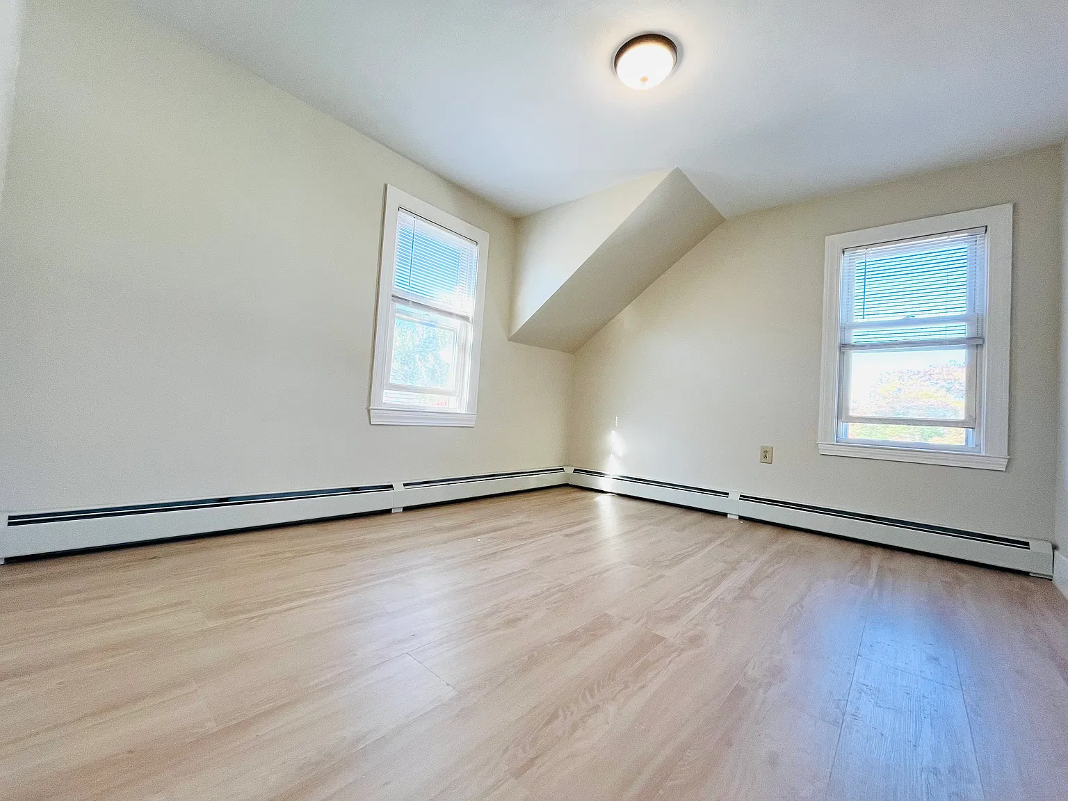 2 bed, $1,600 — Photo 4