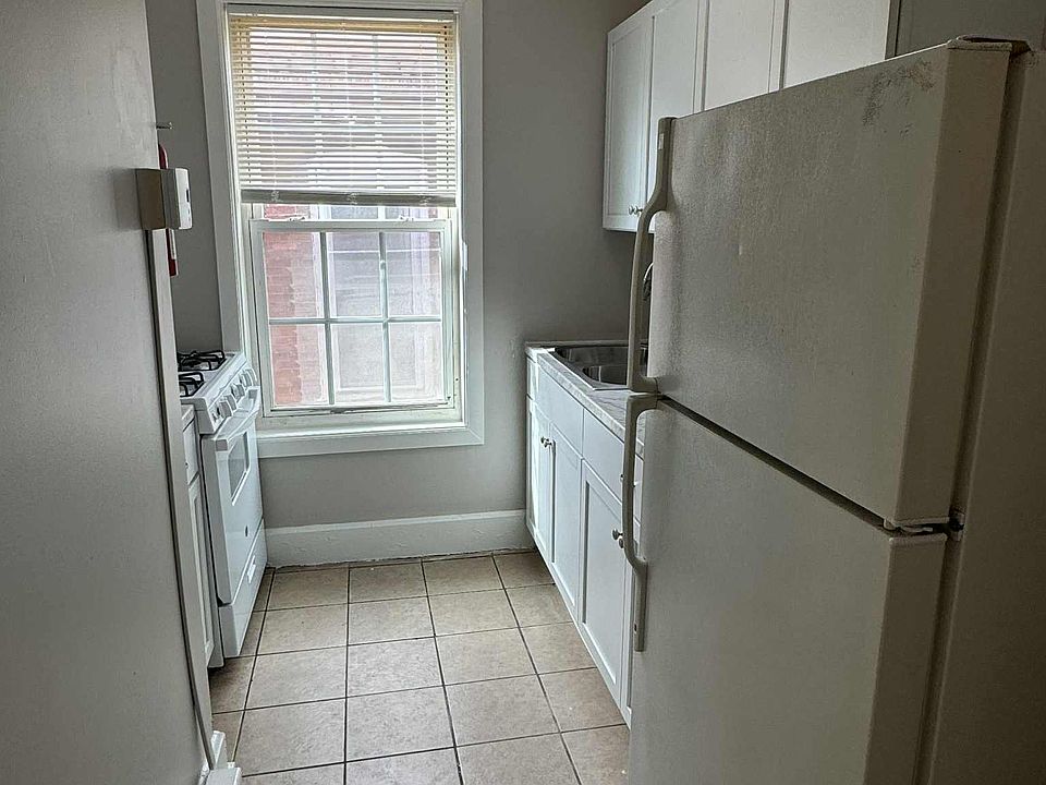 1st image of 1857 Market St #3