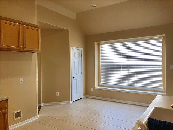 5th image of 604 Pelican Harbour Dr