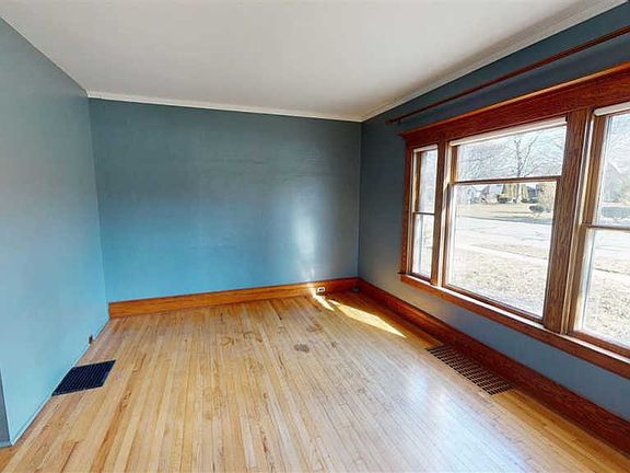 5th image of 3303 Gratiot Ave