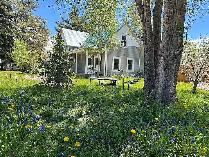 4 bed, 1716 sqft, $3,200 — Photo 2
