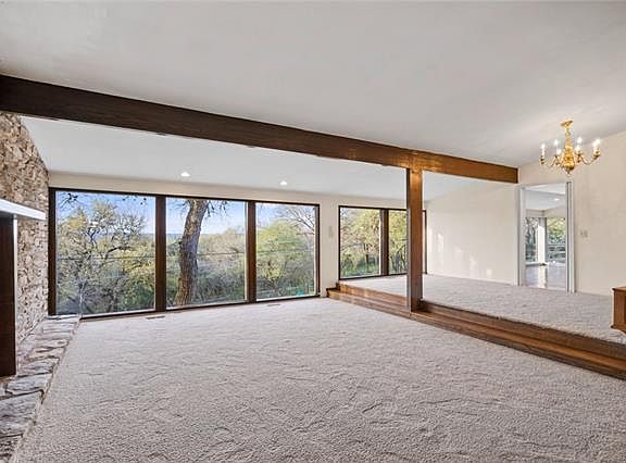 4th image of 214 W Mimosa Cir