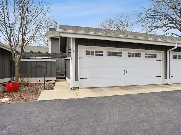 15 W Windsor Ct, Sugar Grove, IL 60554