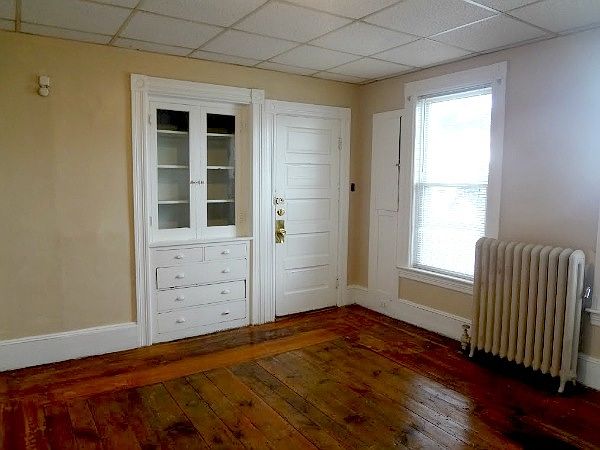 Hardwood Floors throughout!