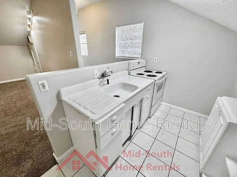 3569 Douglass Ave #3 — Photo 9