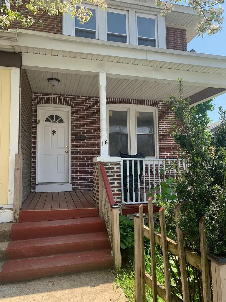 16 Laurel Ave photo 1