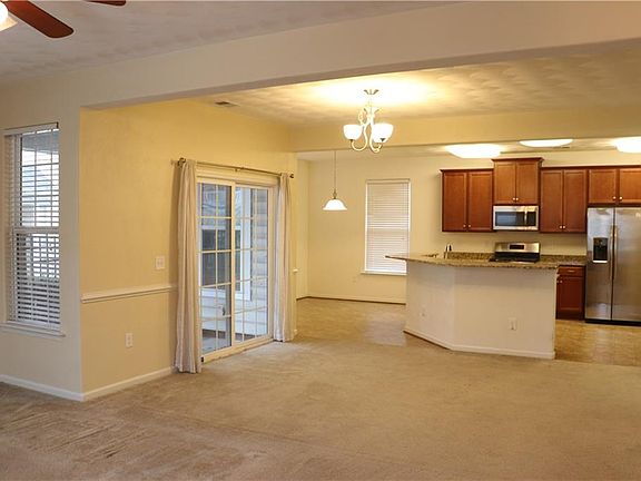 3rd image of 5240 Moreland St #47