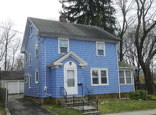 55 Stoehrs Pl, Bridgeport, CT 06606