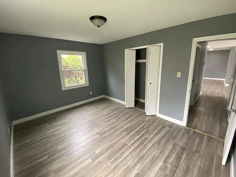 150 Eastbrook Ln — Photo 4