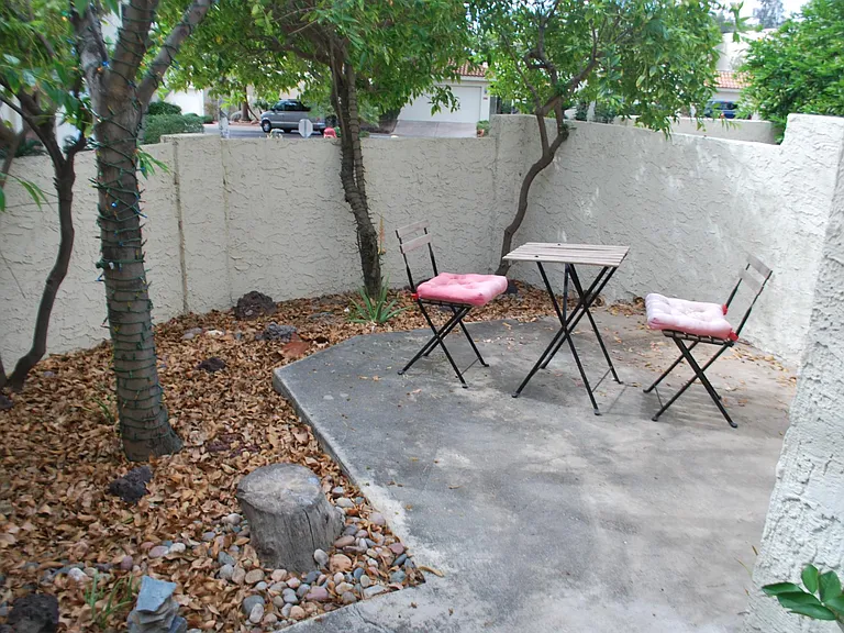 1802 E Frier Dr #1 — Photo 19