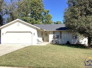 321 Park Dr, Auburn, KS 66402