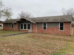2206 Brenda Ave, Tahlequah, OK 74464
