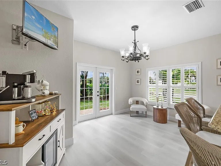 2250 SW 20th Ave — Photo 12