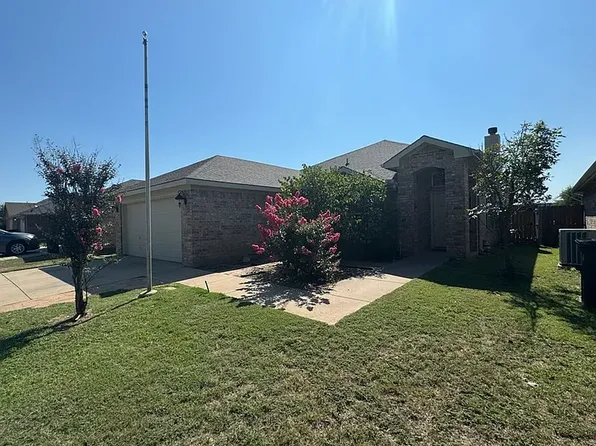 4711 Topaz Ln, Granbury, TX 76049