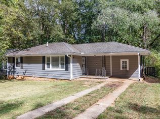1940 Meadow Ln, Decatur, GA 30032