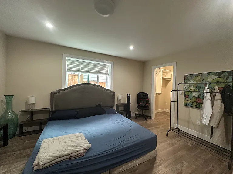 1740 Howard Ave — Photo 15