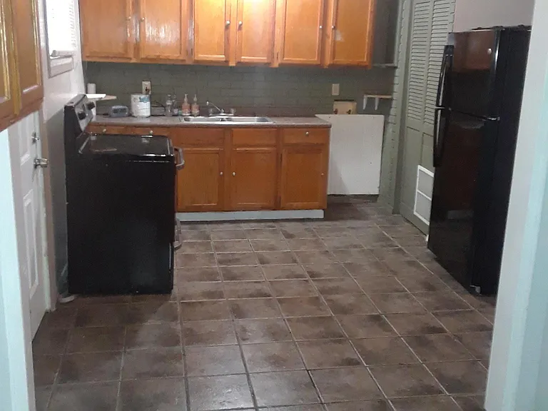10923 Ewing Ave — Photo 5