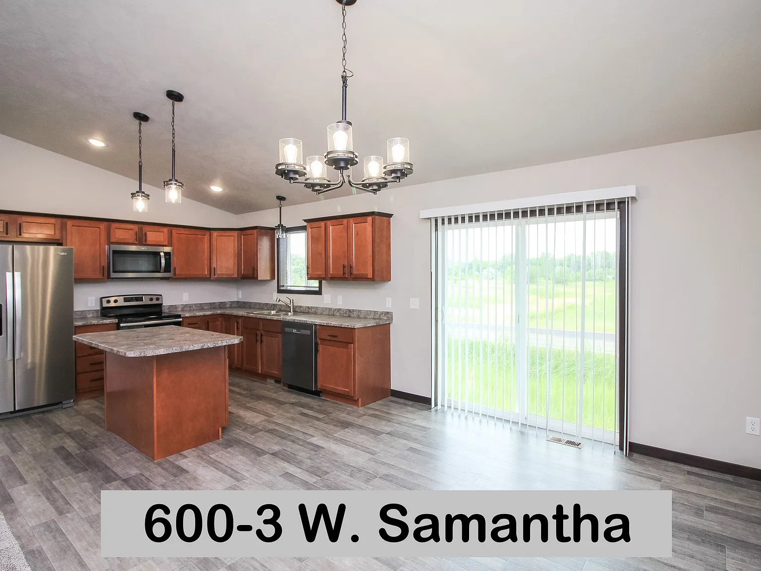 3 bed, 1400 sqft, $1,775 — Photo 1