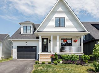 160 Sycamore St, The Blue Mountains, ON L9Y 4E2