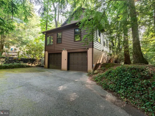 210 Lancaster Ave, Mount Gretna, PA 17064