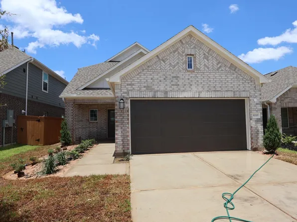 8215 Blue Shell Ln, Cypress, TX 77433