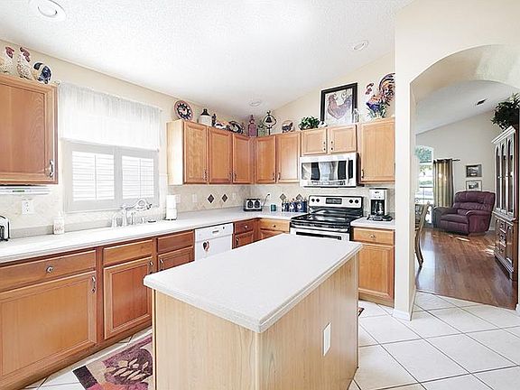 5th image of 13230 Woodsedge Way