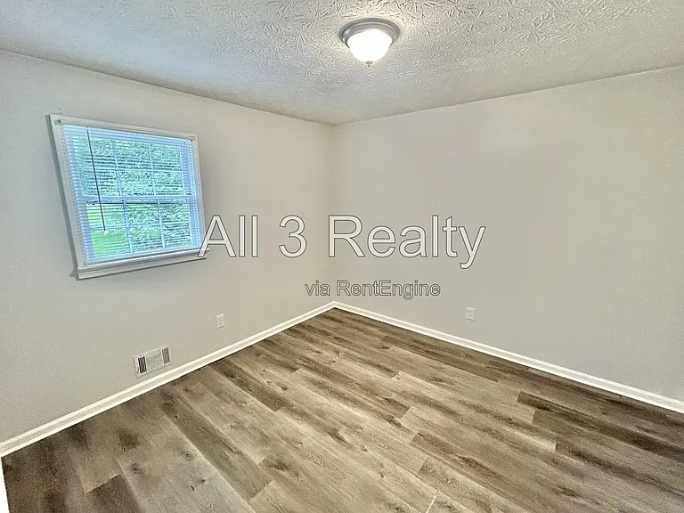 293 Rogers St — Photo 7