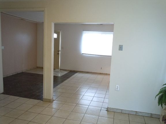 3rd image of 2013 N Watt Ave