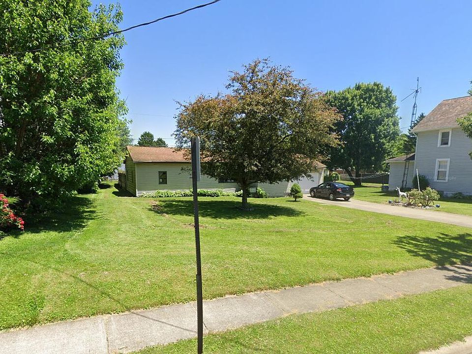 1st image of 826 Sherman St