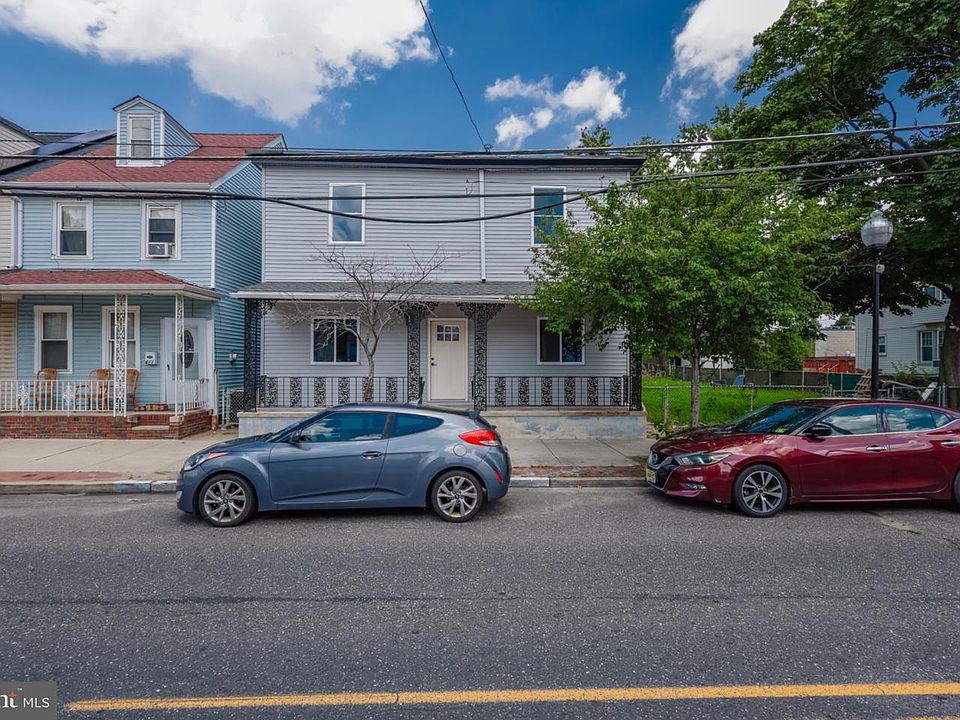 1st image of 613 Market St